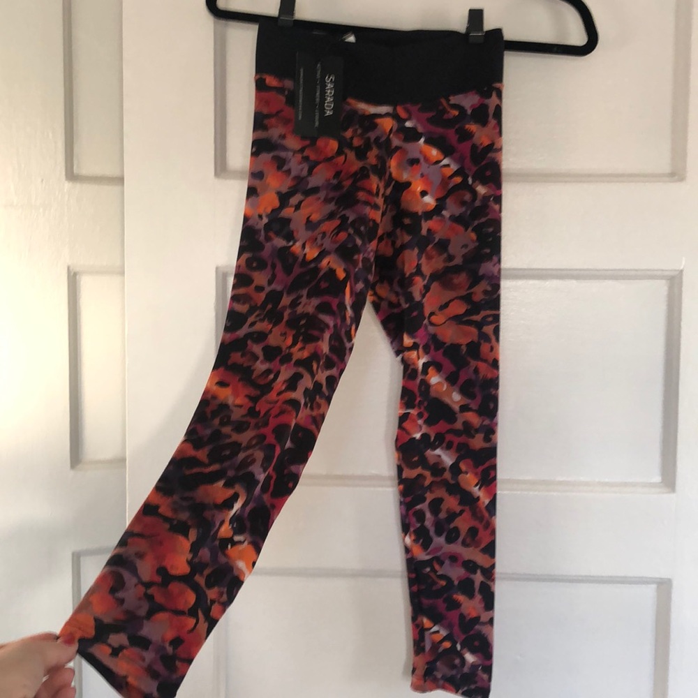 Sarada fitness leggings / new